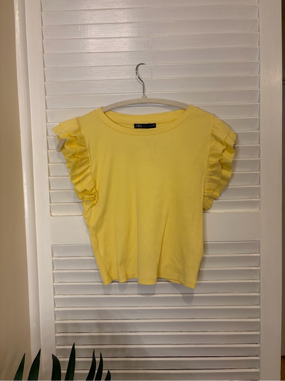 Zara Butter Yellow Ribbed Knit Crew Neck Ruffle Sleeve Stretch Top Size L